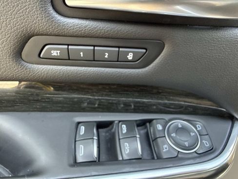Used 2021 Cadillac XT4 Premium Luxury AWD/4WD image 19