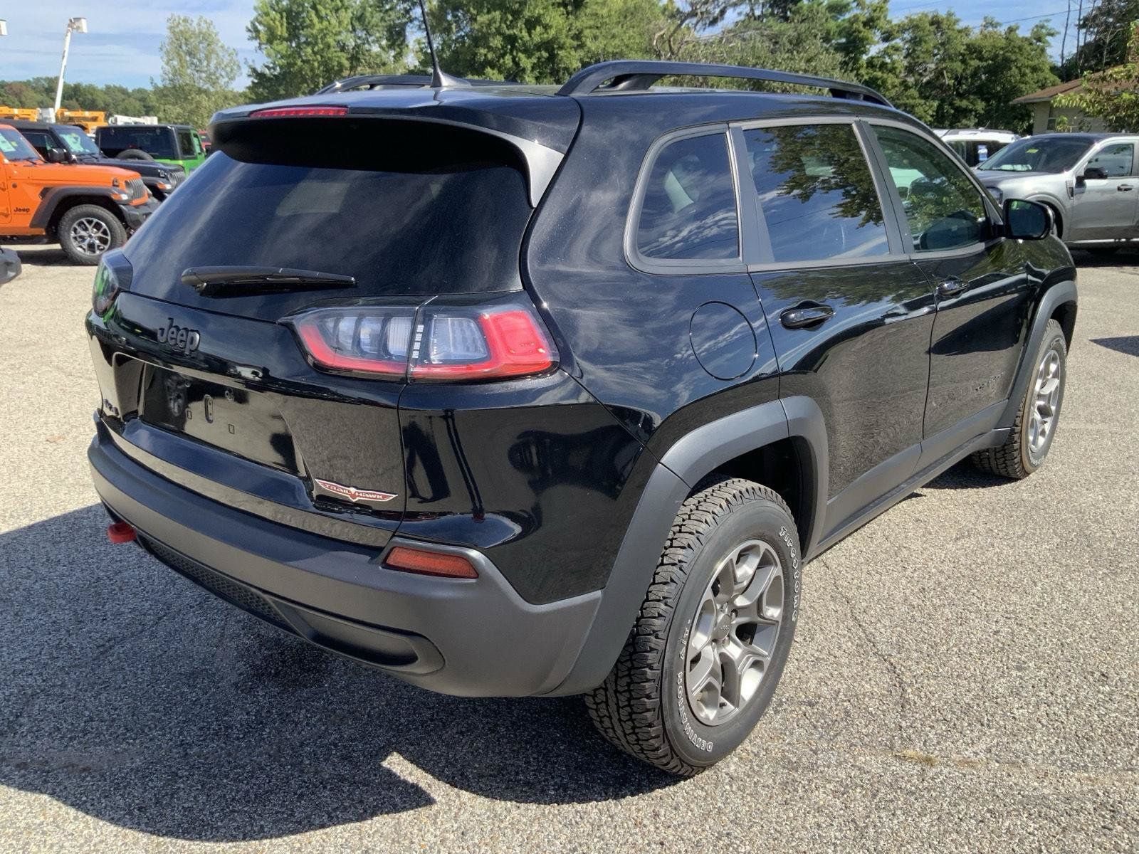 Used 2022 Jeep Cherokee Trailhawk AWD/4WD image 14