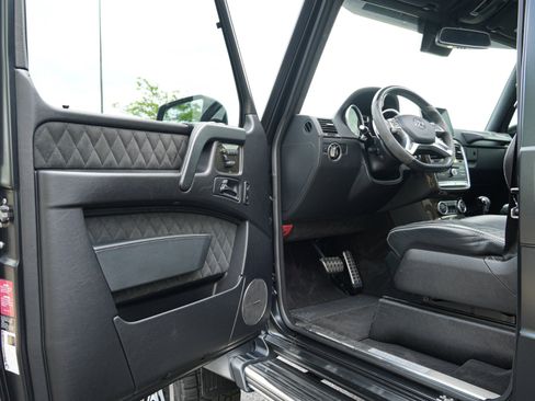 Used 2017 Mercedes-Benz G 550 Squared image 14