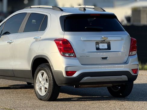 Used 2019 Chevrolet Trax LT w/ LT Convenience Package AWD/4WD image 16
