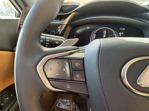 Used 2023 Lexus RZ 450e Premium w/ Technology Package image 28