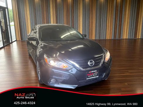 Used 2017 Nissan Altima 2.5 SV FWD image 1