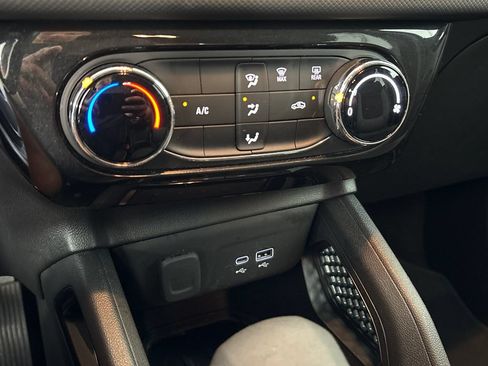 Used 2025 Chevrolet TrailBlazer LT FWD image 41