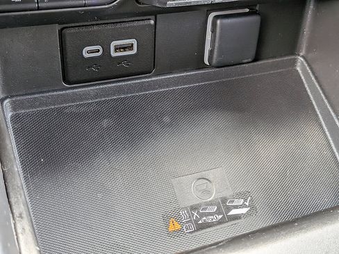 Certified 2024 Chevrolet Suburban Premier AWD/4WD image 20