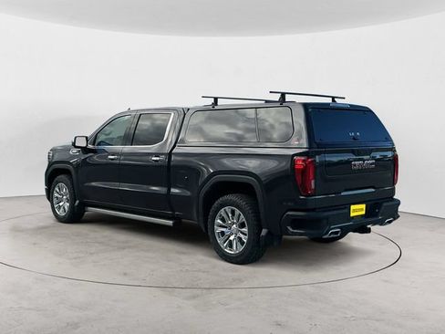 Used 2023 GMC Sierra 1500 Denali w/ Technology Package AWD/4WD image 3