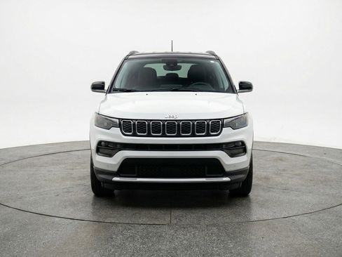 Used 2025 Jeep Compass Limited AWD/4WD image 2