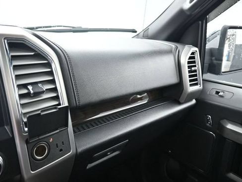 Used 2015 Ford F150 Platinum w/ Equipment Group 701A Luxury AWD/4WD image 17