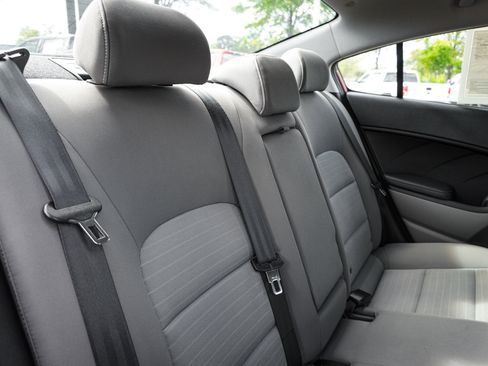 Used 2014 Kia Forte EX image 32