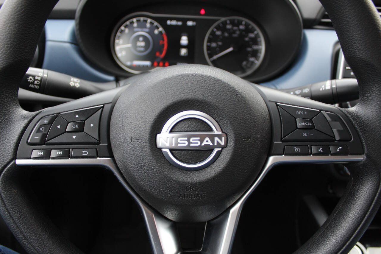 Used 2025 Nissan Versa SV FWD image 10