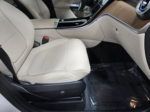 Used 2023 Mercedes-Benz GLC 300 4MATIC image 51