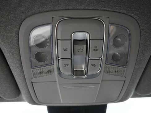 Used 2019 Hyundai Santa Fe Limited FWD image 21