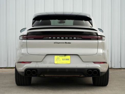 Used 2024 Porsche Cayenne Turbo image 11