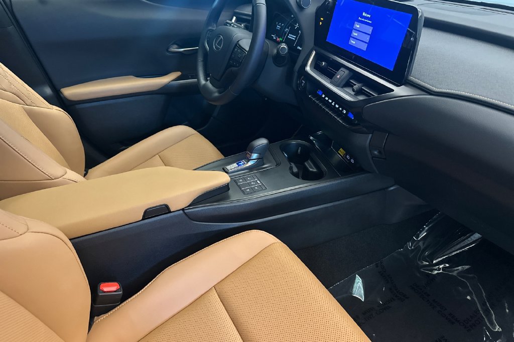 Used 2025 Lexus UX 300h FWD w/ Accessory Package (Z2) image 16