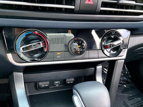 Used 2021 Kia Seltos S image 31