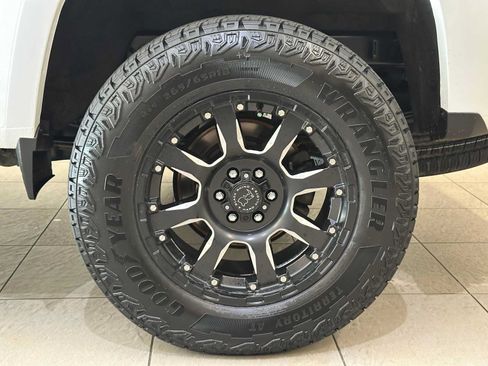 Used 2018 Chevrolet Colorado Z71 AWD/4WD image 8