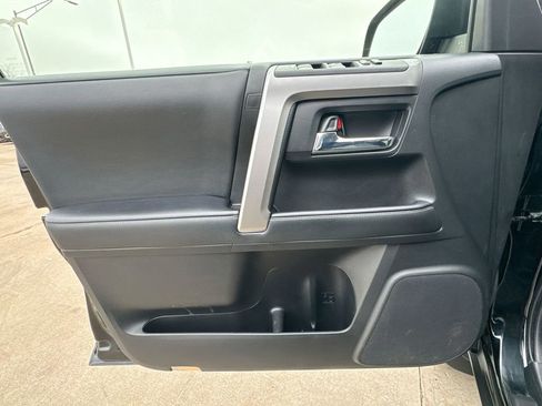 Used 2020 Toyota 4Runner SR5 Premium image 23