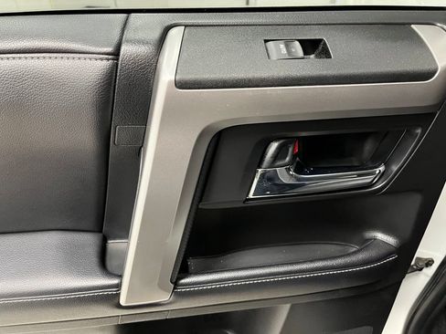 Used 2019 Toyota 4Runner SR5 Premium AWD/4WD image 44