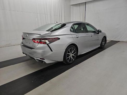 Used 2023 Toyota Camry SE FWD image 4