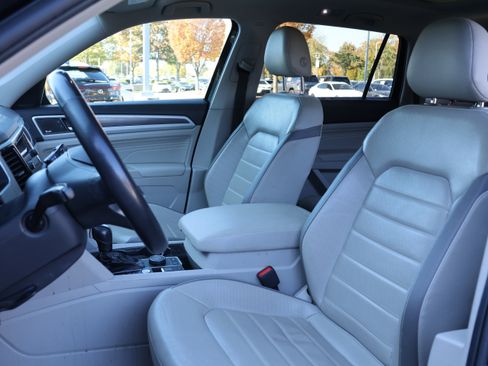 Used 2021 Volkswagen Atlas SEL Premium image 33