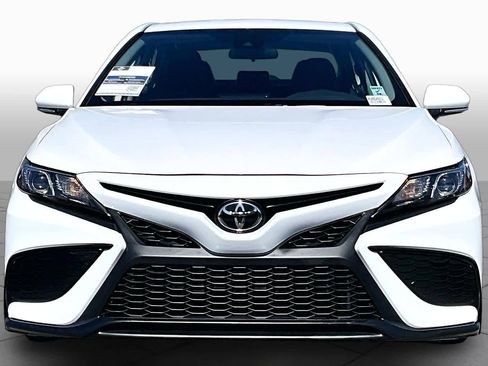 Used 2024 Toyota Camry SE FWD image 3