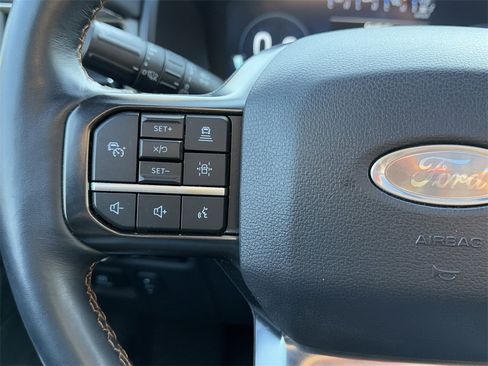 Used 2024 Ford Expedition Platinum image 29