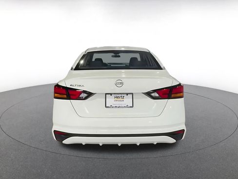 Used 2025 Nissan Altima 2.5 SV image 12