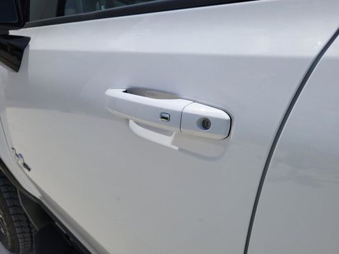 New 2025 GMC Hummer EV 2X image 11