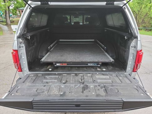 Used 2017 Ford F150 Platinum w/ Equipment Group 701A Luxury image 10