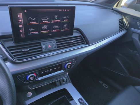 Used 2024 Audi Q5 2.0T Prestige image 29