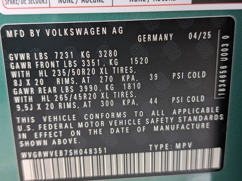 Used 2025 Volkswagen ID. Buzz Pro S Plus RWD image 41