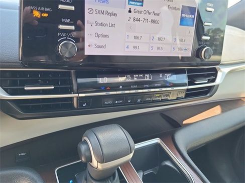 Used 2024 Toyota Sienna XLE image 17