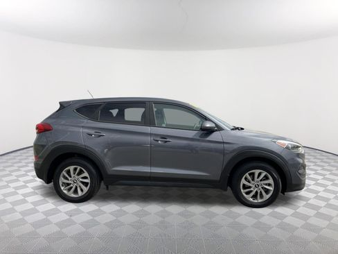 Used 2017 Hyundai Tucson SE FWD image 4