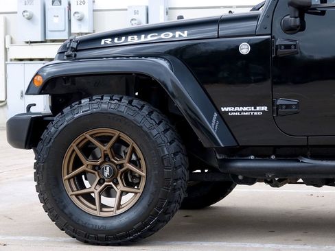 Used 2013 Jeep Wrangler Unlimited Rubicon w/ Connectivity Group image 22