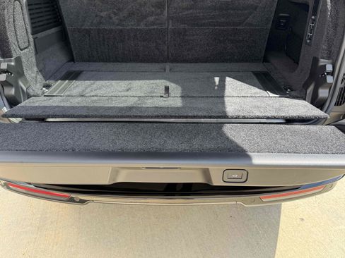 Used 2025 Land Rover Range Rover Long Wheelbase Autobiography image 55