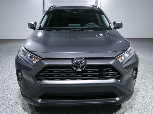 Used 2021 Toyota RAV4 XLE w/ Convenience Package FWD image 4