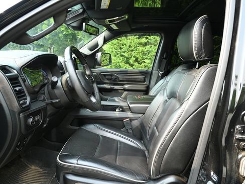 Used 2022 RAM 1500 Limited AWD/4WD image 3