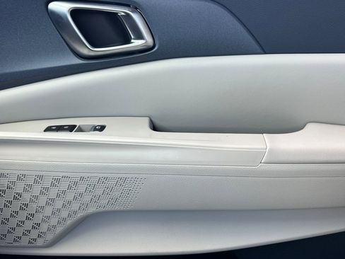 Used 2026 Kia Carnival EX image 20