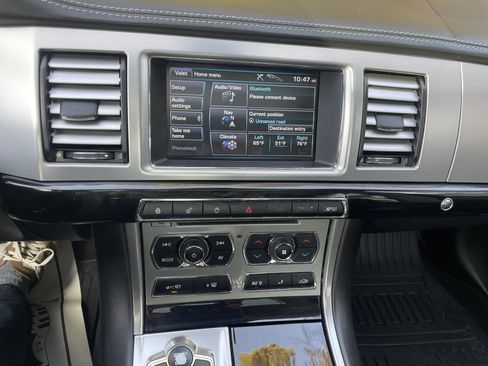 Used 2012 Jaguar XF Portfolio image 10