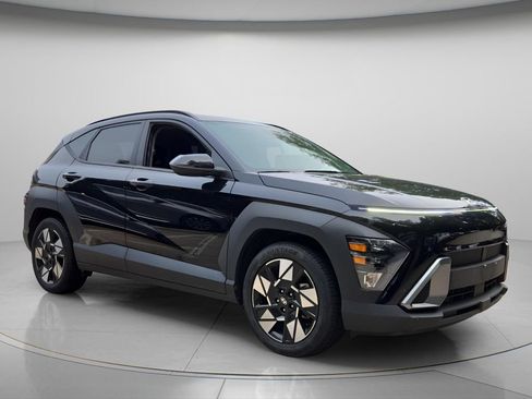 Used 2024 Hyundai Kona SEL FWD image 9
