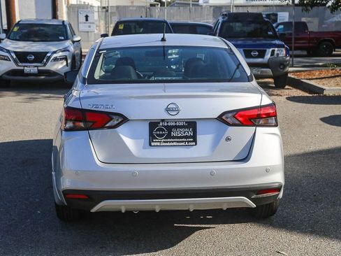 Used 2025 Nissan Versa S w/ Trunk Package FWD image 7