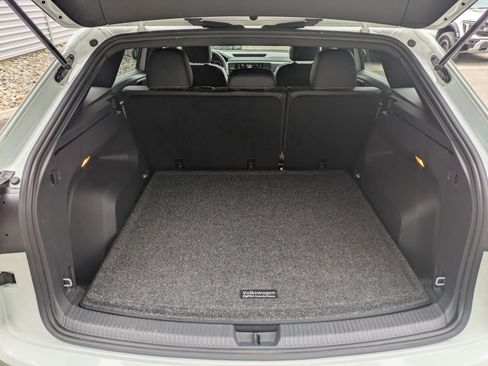 Used 2022 Volkswagen Atlas Cross Sport SE image 28