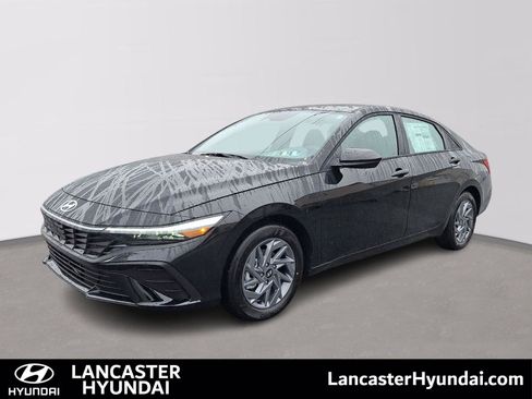 New 2026 Hyundai Elantra Hybrid FWD image 1