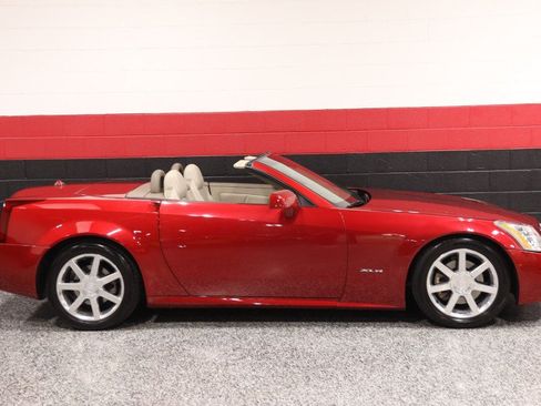 Used 2005 Cadillac XLR RWD image 7