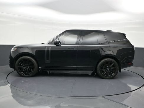 Used 2023 Land Rover Range Rover SE image 2