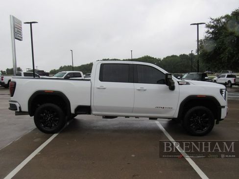 Used 2025 GMC Sierra 2500 AT4 AWD/4WD image 7