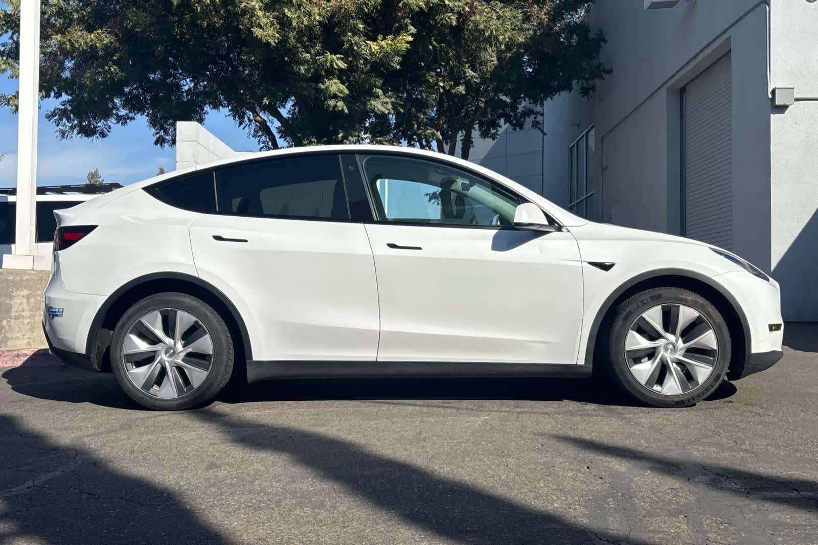 Used 2021 Tesla Model Y Long Range AWD/4WD image 8