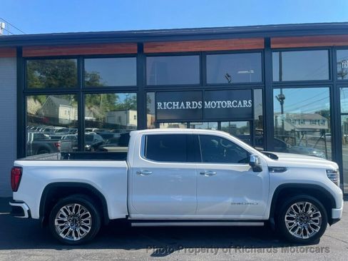Used 2023 GMC Sierra 1500 Denali Ultimate AWD/4WD image 1