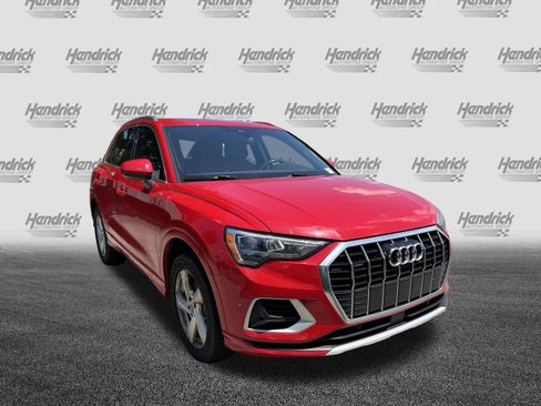 Used 2020 Audi Q3 2.0T Premium w/ Convenience Package AWD/4WD image 2