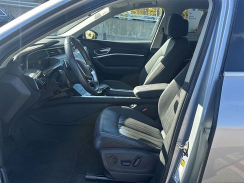 Used 2022 Audi e-tron Premium Plus AWD/4WD image 12