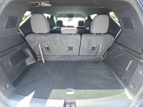 Used 2025 Chevrolet Traverse LT w/ LPO, Floor Liner Package FWD image 12
